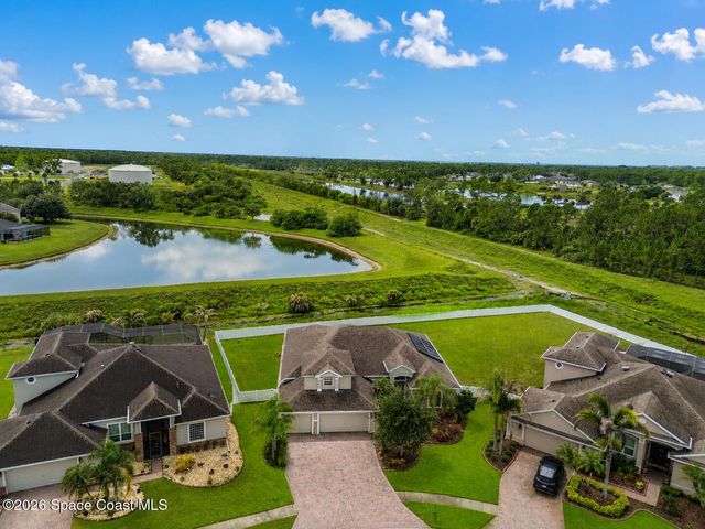 197 Brandy Creek Circle SE, Palm Bay, FL 32909