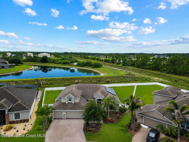 197 Brandy Creek Circle SE, Palm Bay, FL 32909