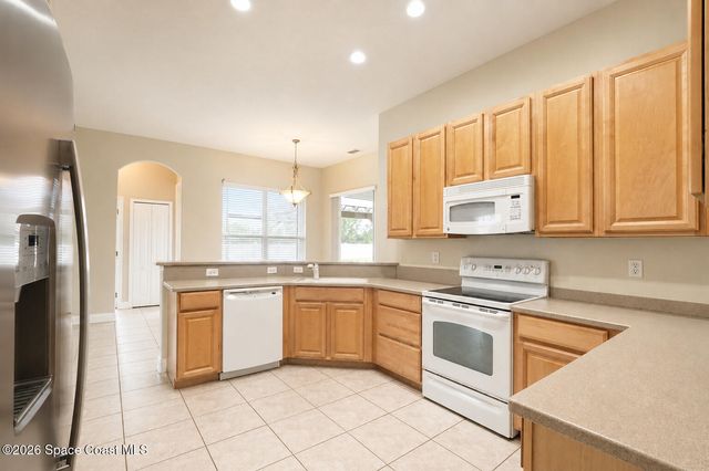 197 Brandy Creek Circle SE, Palm Bay, FL 32909