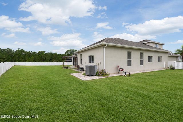 197 Brandy Creek Circle SE, Palm Bay, FL 32909