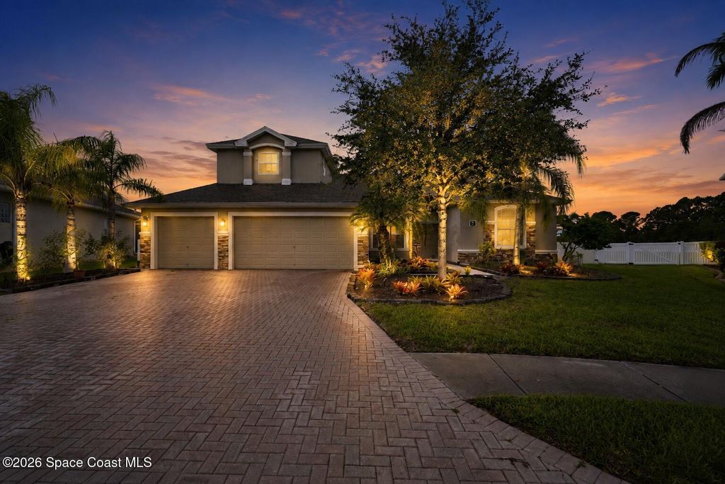 197 Brandy Creek Circle SE, Palm Bay, FL 32909