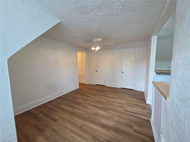 132 Orleans Cir Apt 3, Norfolk, VA 23509