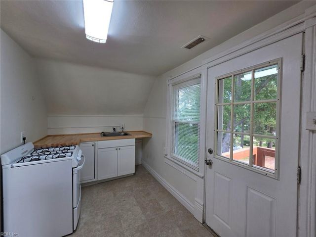 132 Orleans Cir Apt 3, Norfolk, VA 23509