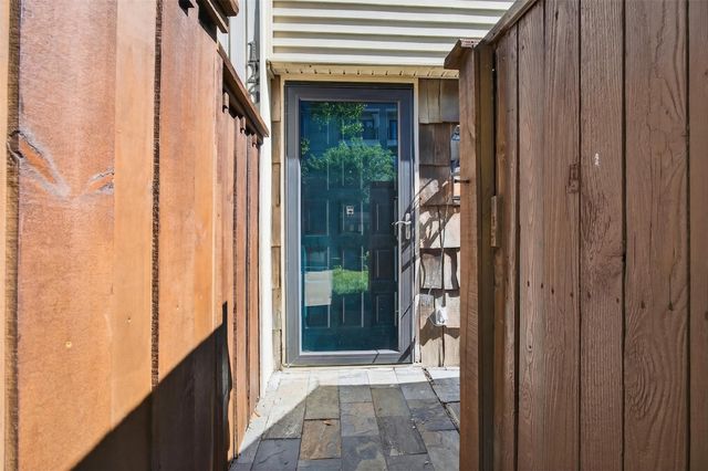 2702 Douglas Avenue 126, Dallas, TX 75219