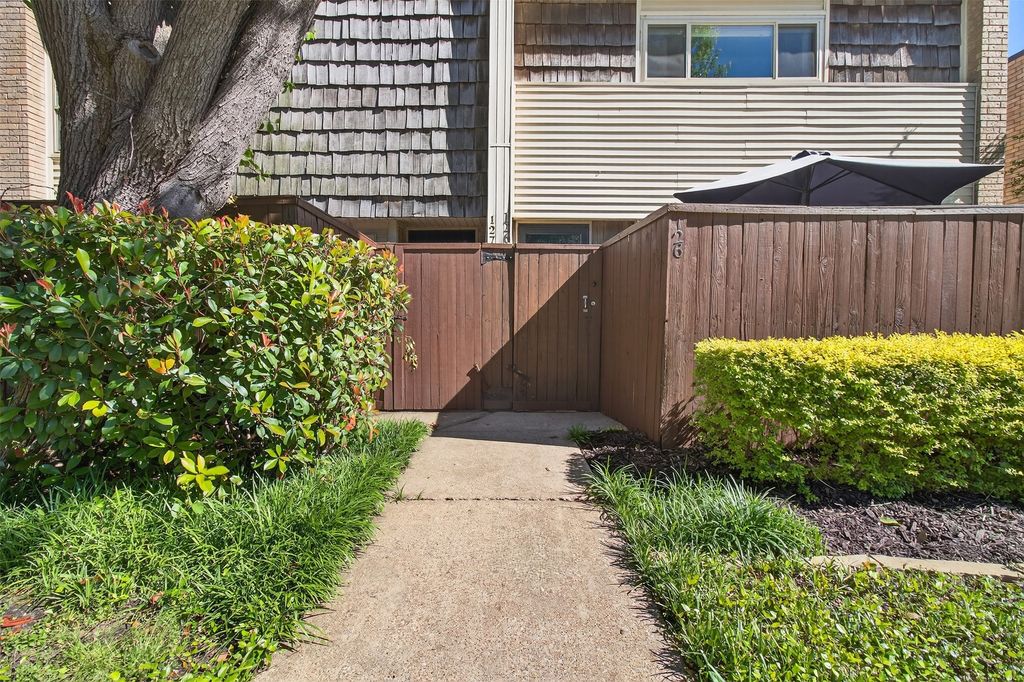 2702 Douglas Avenue 126, Dallas, TX 75219