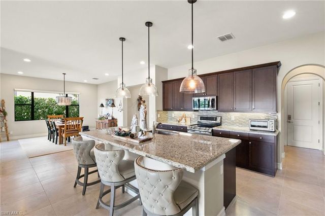 9323 Glenforest DR, Naples, FL 34120