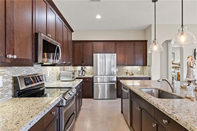 9323 Glenforest DR, Naples, FL 34120