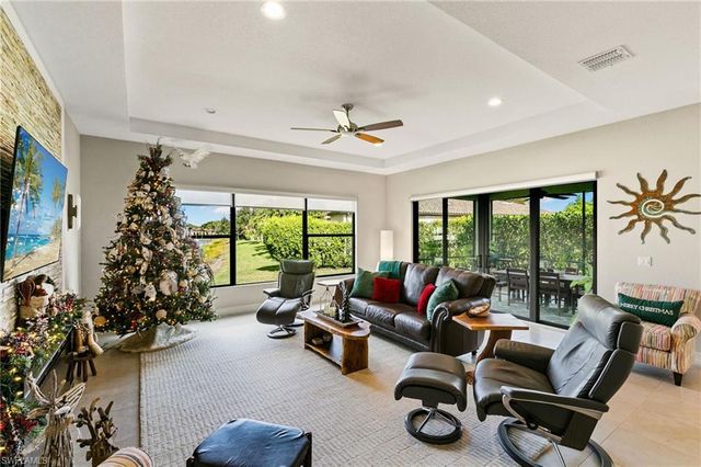 9323 Glenforest DR, Naples, FL 34120