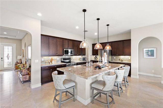 9323 Glenforest DR, Naples, FL 34120