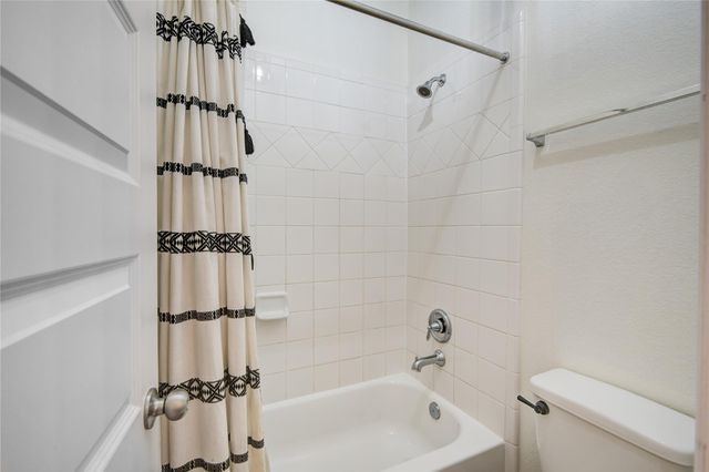 5312 Latigo Court, Alvin, TX 77511