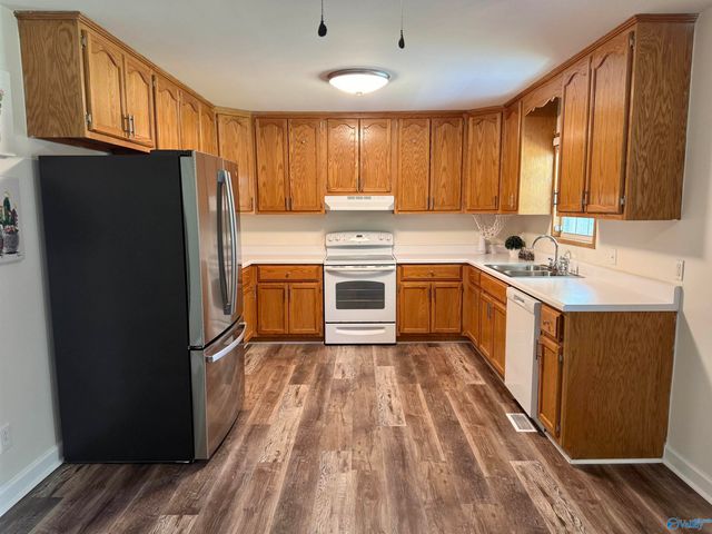 70 Damien Drive, Albertville, AL 35951