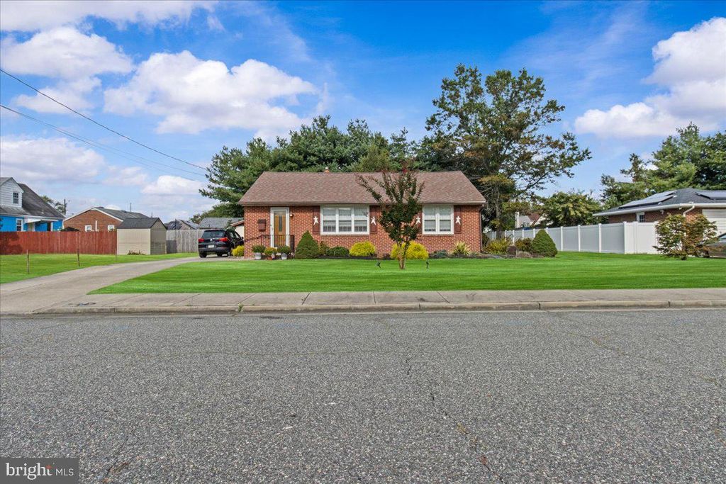 54 CHRISTMAS AVE, Carneys Point, NJ 08069