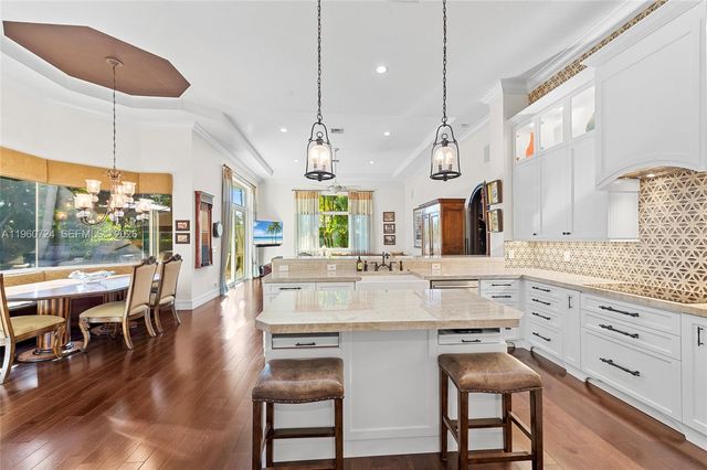 2567 Montclaire Cir, Weston, FL 33327