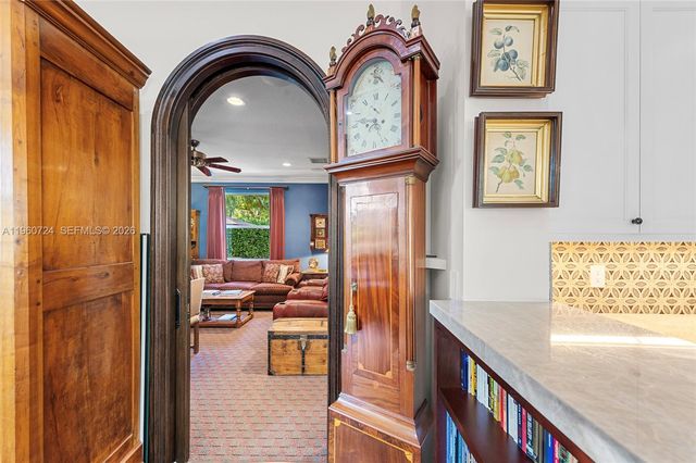 2567 Montclaire Cir, Weston, FL 33327