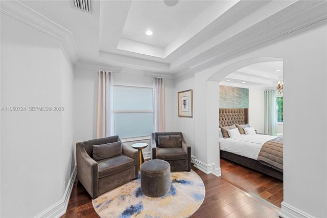 2567 Montclaire Cir, Weston, FL 33327