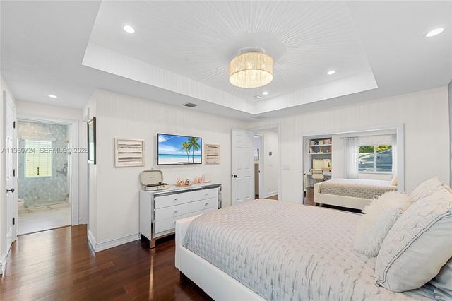 2567 Montclaire Cir, Weston, FL 33327