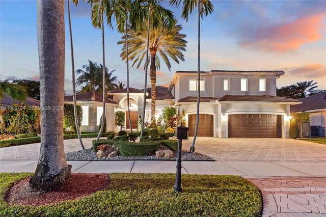 2567 Montclaire Cir, Weston, FL 33327