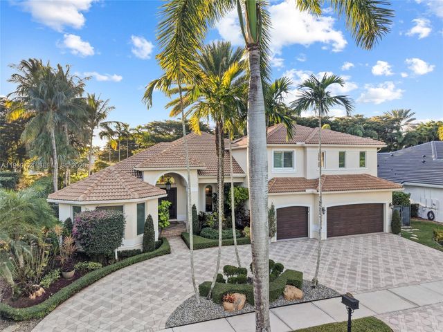 2567 Montclaire Cir, Weston, FL 33327
