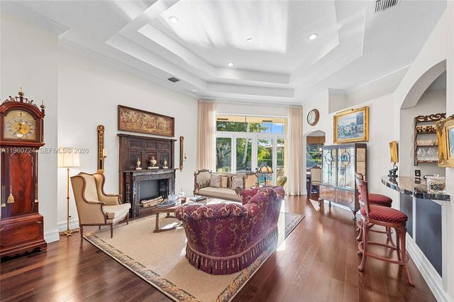 2567 Montclaire Cir, Weston, FL 33327