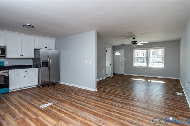 649 Bradford Ln, Petersburg, VA 23805