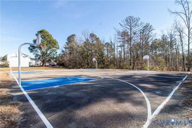 649 Bradford Ln, Petersburg, VA 23805