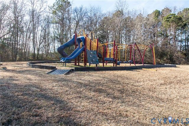 649 Bradford Ln, Petersburg, VA 23805