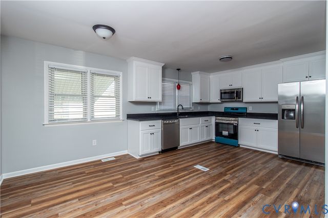 649 Bradford Ln, Petersburg, VA 23805