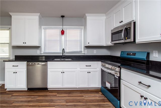 649 Bradford Ln, Petersburg, VA 23805