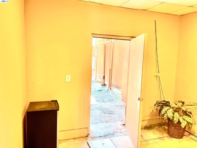 9219 International Blvd, Oakland, CA 94603