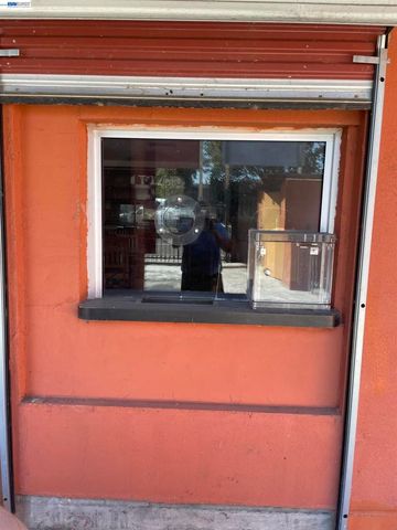9219 International Blvd, Oakland, CA 94603