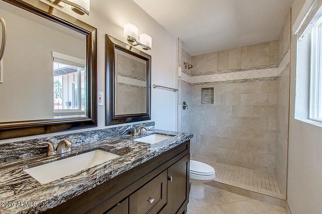 8701 E EDGEMONT Avenue, Scottsdale, AZ 85257