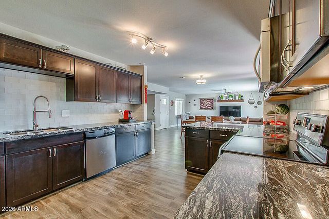 8701 E EDGEMONT Avenue, Scottsdale, AZ 85257