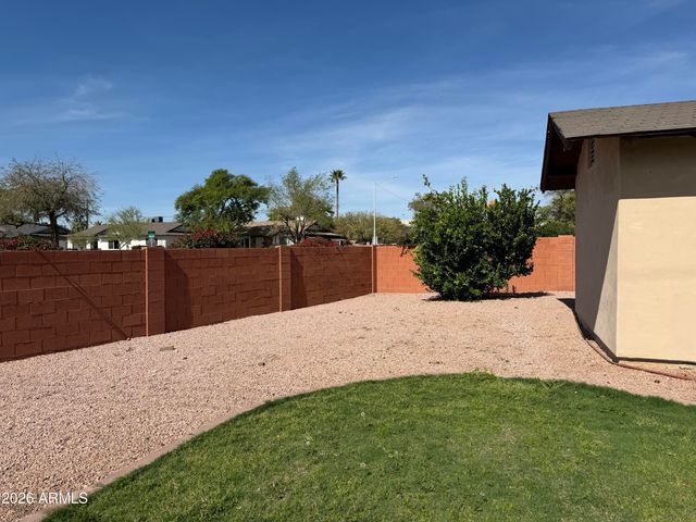 8701 E EDGEMONT Avenue, Scottsdale, AZ 85257
