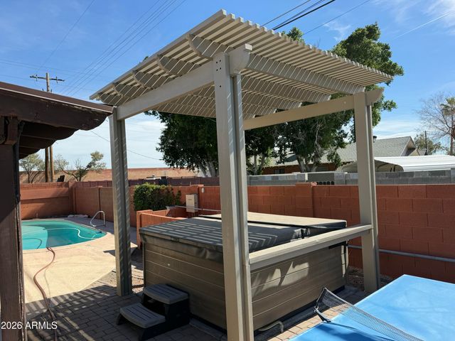 8701 E EDGEMONT Avenue, Scottsdale, AZ 85257