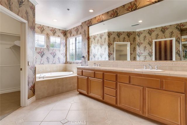 1910 Mesa View Lane, Redlands, CA 92373