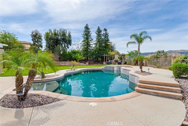 1910 Mesa View Lane, Redlands, CA 92373