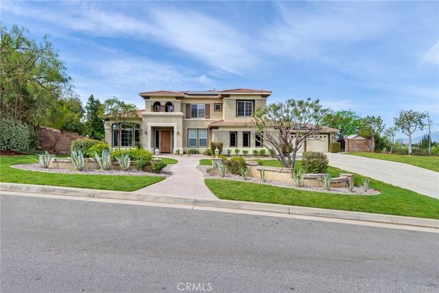 1910 Mesa View Lane, Redlands, CA 92373