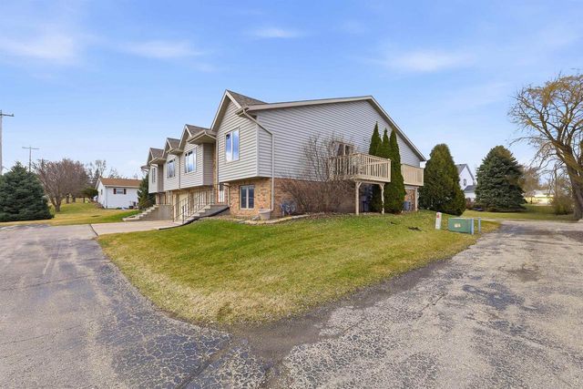 233 W PLEASANT STREET, Iron Ridge, WI 53035
