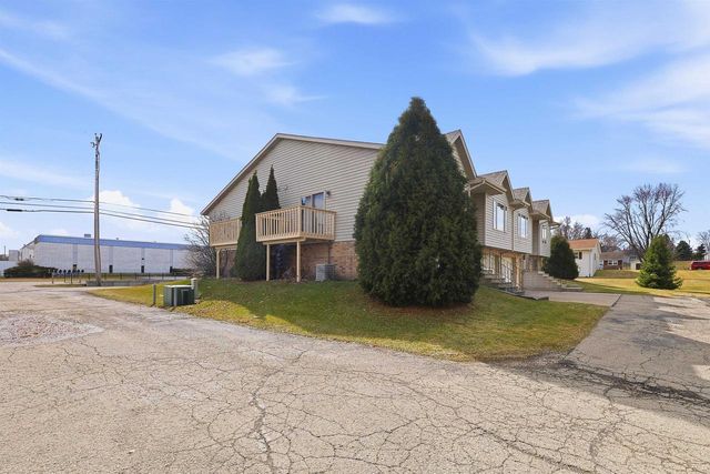 233 W PLEASANT STREET, Iron Ridge, WI 53035