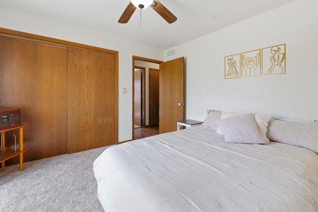 233 W PLEASANT STREET, Iron Ridge, WI 53035