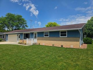820 Ontario AVENUE, Oostburg, WI 53070