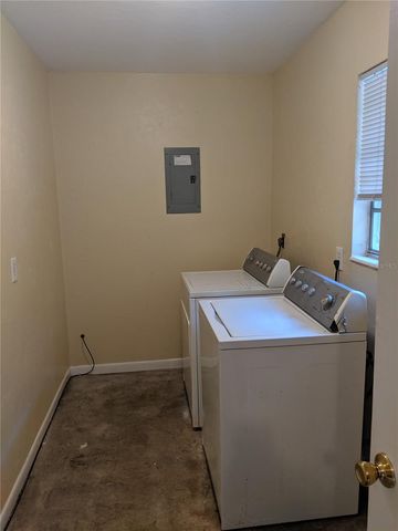 2360 W UNIVERSITY AVENUE, Gainesville, FL 32607