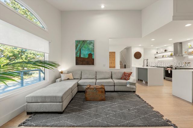 8 Goldfinch Ln, Hilton Head Island, SC 29928
