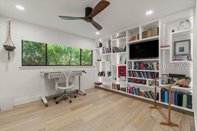 8 Goldfinch Ln, Hilton Head Island, SC 29928