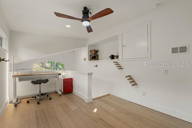 8 Goldfinch Ln, Hilton Head Island, SC 29928