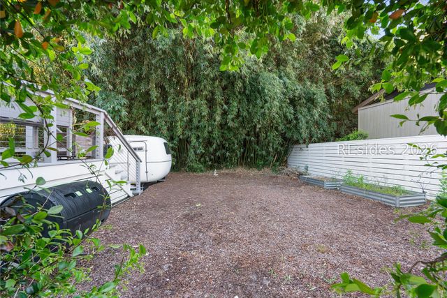 8 Goldfinch Ln, Hilton Head Island, SC 29928