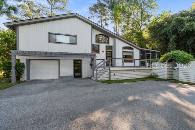 8 Goldfinch Ln, Hilton Head Island, SC 29928