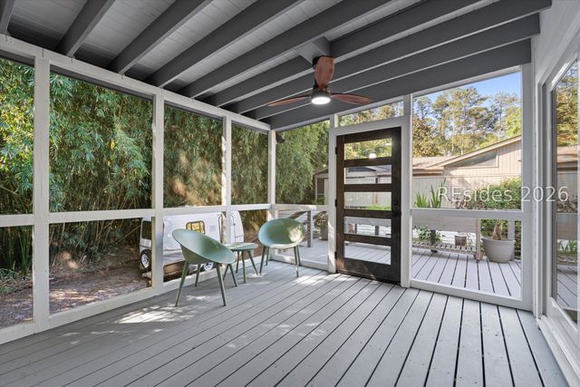 8 Goldfinch Ln, Hilton Head Island, SC 29928