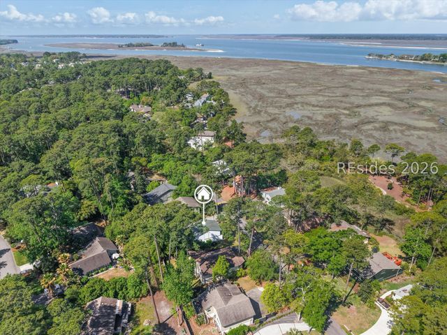 8 Goldfinch Ln, Hilton Head Island, SC 29928