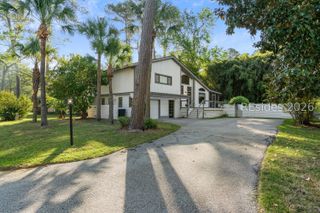 8 Goldfinch Ln, Hilton Head Island, SC 29928